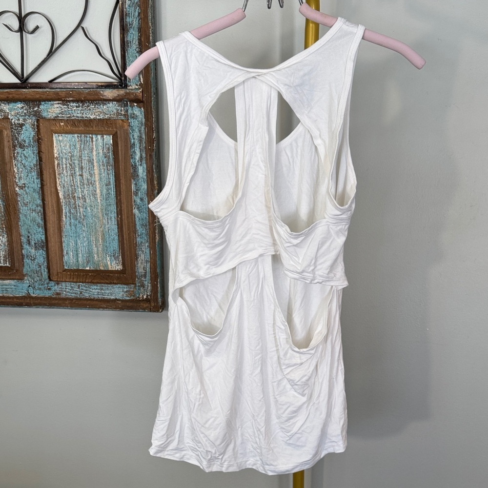 Fabletics White Racerback Performance Tank NEW M - Picture 5 of 12
